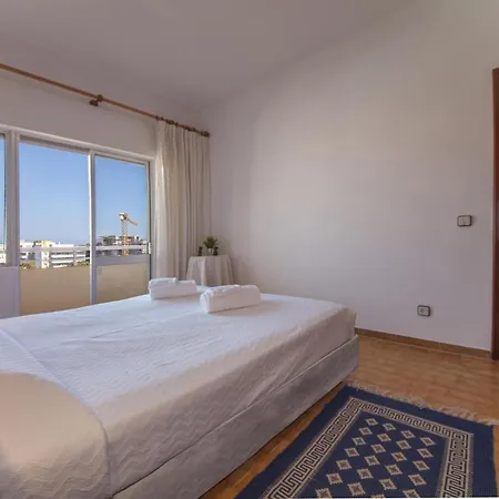 B43 - Spotless Seaview Апартаменты