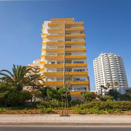 Apartment B43 - Spotless Seaview *