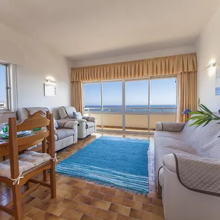 Apartment B43 - Spotless Seaview *