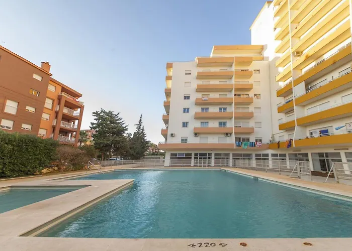 B43 - Spotless Seaview